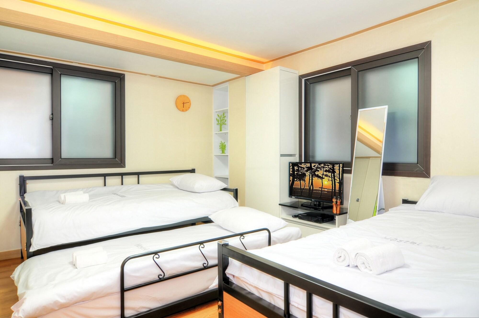 Hostel Kw Sinsa Σεούλ Εξωτερικό φωτογραφία