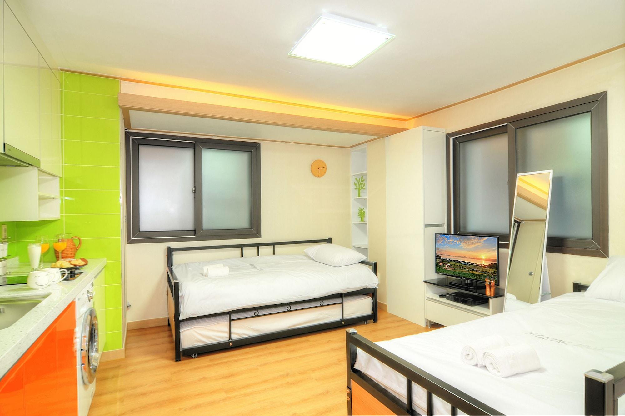 Hostel Kw Sinsa Σεούλ Εξωτερικό φωτογραφία