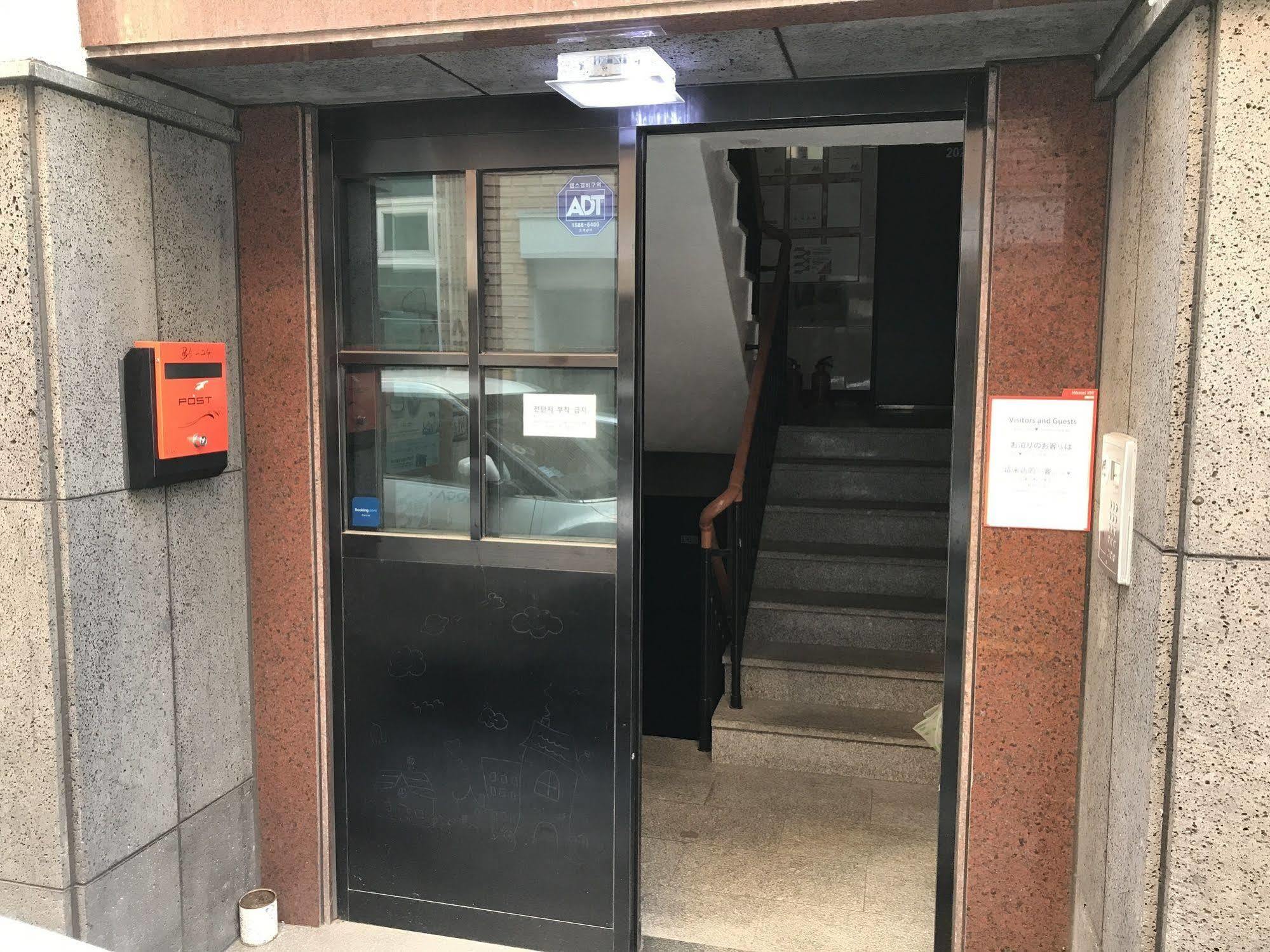 Hostel Kw Sinsa Σεούλ Εξωτερικό φωτογραφία